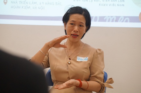 Chị Nguyễn Thị Vân Anh từng cảm thấy khổ sở khi biết con tự kỷ, nay chị mở trung tâm hỗ trợ trẻ tự kỷ - Ảnh: T.ĐIỂU Chị Nguyễn Thị Vân Anh từng cảm thấy khổ sở khi biết con tự kỷ, nay chị mở trung tâm hỗ trợ trẻ tự kỷ - Ảnh: T.ĐIỂU