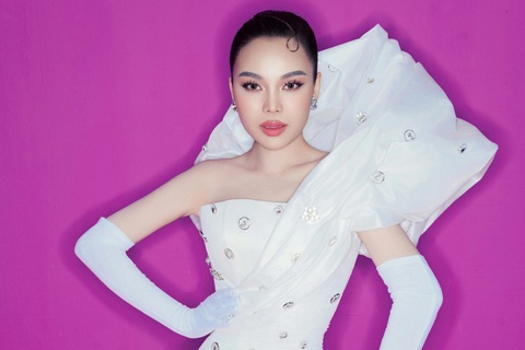 Giang Hồng Ngọc thừa nhận từng 'yêu đến lụy'- Ảnh 1. Giang Hồng Ngọc thừa nhận từng 'yêu đến lụy'- Ảnh 1.