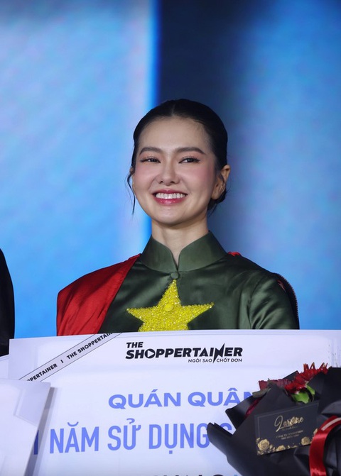 Điều này đồng nghĩa Yên Đan đã nhận được phần thưởng 100 triệu đồng tiền mặt từ Nhà sản xuất cùng nhiều phần thưởng khác. Điều này đồng nghĩa Yên Đan đã nhận được phần thưởng 100 triệu đồng tiền mặt từ nhà sản xuất cùng nhiều phần thưởng khác.
