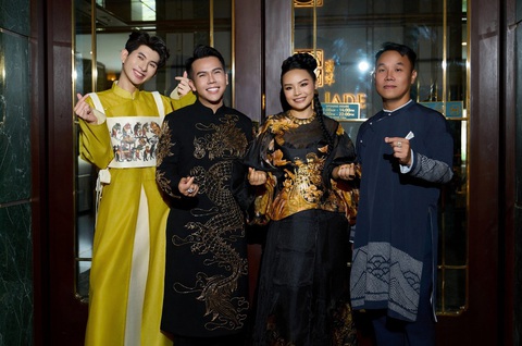 NTK Minh Châu chia sẻ tiêu chí làm trang phục dân tộc Miss Grand Vietnam 2024- Ảnh 1. (Từ trái qua) NTK Nguyễn Minh Công, NTK Đặng Trọng Minh Châu, NTK Vũ Lan Anh và NTK Việt Hùng.