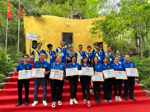 Tuyên dương 70 gương điển hình Bí thư chi đoàn giỏi TP.HCM- Ảnh 2. Những gương mặt có nhiều giải pháp, mô hình thực hiện hiệu quả công tác Đoàn và phong trào thanh thiếu nhi tại địa phương, đơn vị - Ảnh: TĂNG KHOA