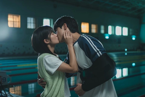 Cõng anh mà chạy: Câu chuyện thanh xuân thành ngựa ô màn ảnh Hàn 2024- Ảnh 3. Cõng anh mà chạy gửi gắm nhiều thông điệp ý nghĩa - Ảnh: tvN