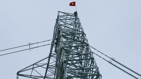 Gói thầu đầu tiên dự án đường dây 500kV mạch 3 về đích sớm- Ảnh 1. Cột điện thuộc gói thầu số 39, dự án thành phần đường dây 500kV Nhà máy nhiệt điện Nam Định 1 - Thanh Hóa đi qua huyện Nga Sơn - Ảnh: CTV