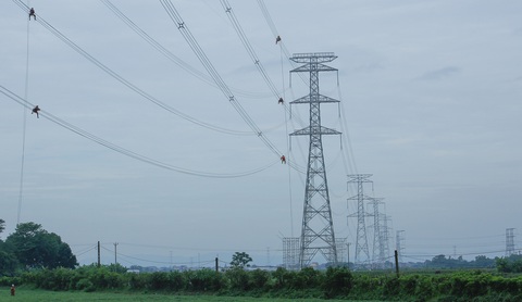 Gói thầu đầu tiên dự án đường dây 500kV mạch 3 về đích sớm- Ảnh 2. Gói thầu số 39 thuộc dự án thành phần đường dây 500kV Nhà máy nhiệt điện Nam Định 1 - Thanh Hóa đi huyện Nga Sơn đã hoàn thành ngày 8-6 - Ảnh: CTV