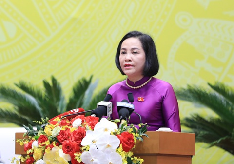 Hà Nội dự kiến chi hơn 55 tỉ USD làm toàn bộ hệ thống metro- Ảnh 3. Bà Nguyễn Thị Thanh - phó chủ tịch Quốc hội - phát biểu tại phiên khai mạc - Ảnh: HĐND TP HÀ NỘI
