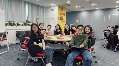 ROX Group phát triển doanh nghiệp dựa trên 3 trụ cột về nhân sự- Ảnh 2. Lao động trẻ ở ROX Group thường xuyên tham gia các khóa đào tạo để hoàn thiện các kỹ năng