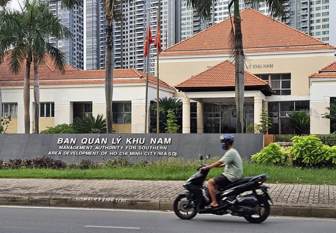 Bất cập quản lý quy hoạch, xây dựng khu Nam- Ảnh 3. Ban quản lý khu Nam tại quận 7 - Ảnh: ÁI NHÂN
