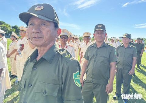 Nhiều tỉnh, thành đồng loạt ra mắt lực lượng bảo vệ an ninh, trật tự cơ sở- Ảnh 26. Các thành viên của lực lượng - Ảnh: LÊ TRUNG