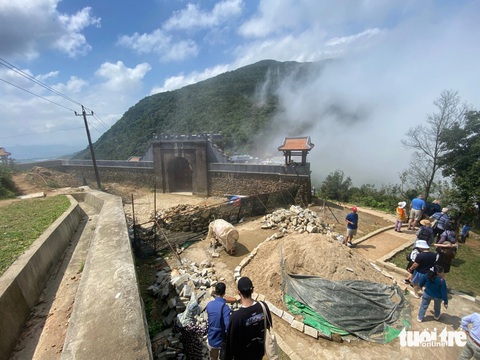Dự kiến mở cửa Hải Vân Quan cho khách tham quan miễn phí trong tháng 8- Ảnh 3. Hiện nay di tích Hải Vân Quan cơ bản đã hoàn thành việc tu bổ. Tuy nhiên ở đây vẫn đang còn thiếu hạ tầng để đón khách du lịch đến tham quan - Ảnh: THÁI BÁ DŨNG