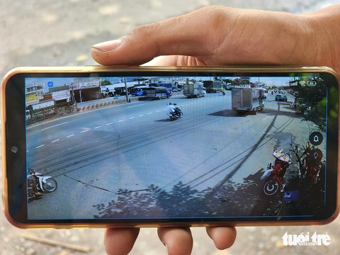 Lắp camera khu vực cầu vượt An Sương chống nạn rải đinh- Ảnh 2. Hình ảnh do camera lắp ở khu vực cầu vượt An Sương ghi lại - Ảnh: NGỌC KHẢI