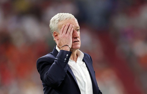Nhà báo Pháp: HLV Deschamps nên ra đi- Ảnh 1. HLV Didider Deschamps chịu nhiều sức ép sau khi Pháp bị loại khỏi Euro 2024 - Ảnh: GETTY