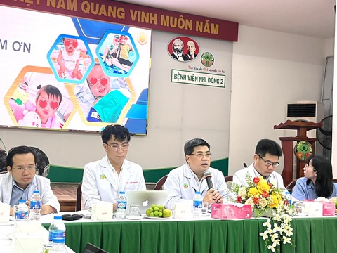 Trẻ em chờ ghép gan rất nhiều, lo có trẻ sẽ tử vong vì thiếu nguồn tạng- Ảnh 1. TS Phạm Ngọc Thạch, phó giám đốc Bệnh viện Nhi đồng 2, thông tin về các ca ghép gan gần đây - Ảnh: THÙY DƯƠNG