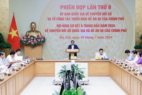 Chuyển đổi số đi đến 'từng ngõ, từng nhà, từng người', kinh tế số đạt gần 2 triệu tỉ đồng- Ảnh 3. Cần đẩy mạnh phát triển kinh tế số để thúc đẩy tăng trưởng kinh tế - Ảnh: VGP