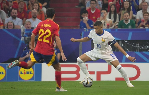 Nhà báo Pháp: HLV Deschamps nên ra đi- Ảnh 3. Mbappe gây thất vọng trong trận thua Tây Ban Nha - Ảnh: GETTY
