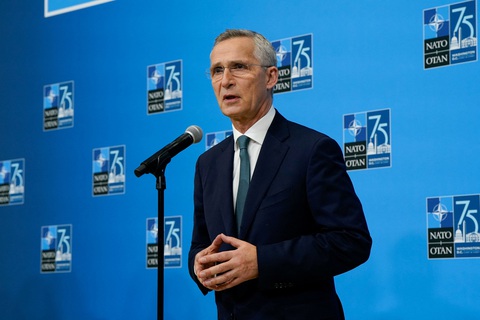 NATO nhất trí gói viện trợ mới nhất cho Ukraine- Ảnh 1. Tổng thư ký NATO Jens Stoltenberg tại Hội nghị thượng đỉnh NATO, tổ chức ở Washington (Mỹ) từ ngày 9 tới 11-7 - Ảnh: REUTERS