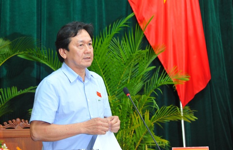 Ông Nguyễn Trọng Tùng - giám đốc Sở Nông nghiệp và Phát triển nông thôn tỉnh Phú Yên - trả lời chất vấn tại HĐND tỉnh Phú Yên ngày 10-7 - Ảnh: ANH NGỌC Ông Nguyễn Trọng Tùng - giám đốc Sở Nông nghiệp và Phát triển nông thôn tỉnh Phú Yên - trả lời chất vấn tại HĐND tỉnh Phú Yên ngày 10-7 - Ảnh: ANH NGỌC
