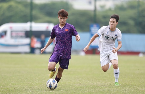 Tiền vệ Lê Đình Long Vũ đang thể hiện phong độ ấn tượng khi lên tập trung U19 Việt Nam - Ảnh: VFF Tiền vệ Lê Đình Long Vũ đang thể hiện phong độ ấn tượng khi lên tập trung U19 Việt Nam - Ảnh: VFF