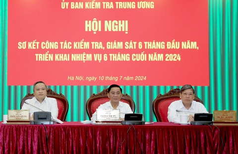 Ủy ban Kiểm tra Trung ương đề nghị kỷ luật 4 trường hợp vi phạm kê khai tài sản- Ảnh 1. Chủ nhiệm Ủy ban Kiểm tra Trung ương Trần Cẩm Tú chủ trì hội nghị - Ảnh: K.ANH