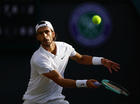 Wimbledon 2024 phải trả lại 250.000 bảng Anh tiền vé vì mưa lớn- Ảnh 1. Wimbledon 2024 phải hoàn trả 250.000 bảng Anh tiền vé vì mưa lớn - Ảnh: REUTERS
