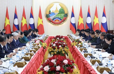 Chủ tịch nước Tô Lâm gặp lãnh đạo, nguyên lãnh đạo cấp cao Lào- Ảnh 2. Toàn cảnh cuộc hội kiến giữa Chủ tịch nước Tô Lâm và Thủ tướng Lào Sonexay Siphandone - Ảnh: TTXVN