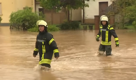 Ảnh chụp màn hình Đài France24 cho thấy mưa lớn gây nên lũ lụt ở nhiều khu vực miền bắc nước Pháp trong vài tuần qua Ảnh chụp màn hình Đài France24 cho thấy mưa lớn gây nên lũ lụt ở nhiều khu vực miền bắc nước Pháp trong vài tuần qua