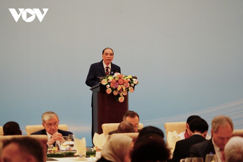 Tổng lãnh sự Ngụy Hoa Tường: Trung Quốc kiên định với 'Năm nguyên tắc chung sống hòa bình'- Ảnh 1. Nguyên Tổng bí thư Nông Đức Mạnh dự Lễ kỷ niệm 70 năm đề ra “Năm nguyên tắc chung sống hòa bình” tại Bắc Kinh, Trung Quốc hôm 28-6 - Ảnh: VOV