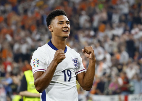 Đá 9 phút ghi 1 bàn, 'siêu dự bị' Ollie Watkins nhận giải Cầu thủ xuất sắc nhất trận đấu- Ảnh 1. Ollie Watkins sắm vai người hùng tuyển Anh với bàn thắng đưa họ vào chung kết Euro 2024 - Ảnh: REUTERS