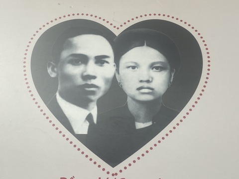 Hình ảnh cợ chồng Lê Hồng Phong - Nguyễn Thị Minh Khai tại trưng bày Hình ảnh cợ chồng Lê Hồng Phong - Nguyễn Thị Minh Khai tại trưng bày