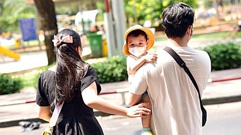 Con một thời nay: sướng hay khổ? - Kỳ 2: Con một được nâng như trứng mỏng- Ảnh 2. Nhiều phụ nữ thời nay được động viên sinh nhiều hơn một con - Ảnh: DUYÊN PHAN