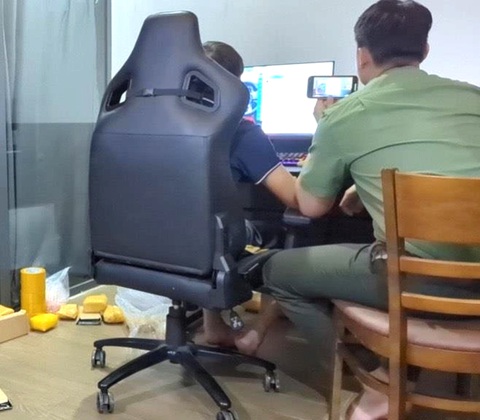 Phát tán mã độc, chiếm quyền điều hành các fanpage có hàng trăm ngàn thành viên- Ảnh 1. Lực lượng công an phát hiện, triệt xóa nhóm phát tán mã độc - Ảnh: H.B.