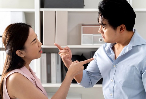 Dân văn phòng Trung Quốc đổ xô 'rao bán'... sếp tồi- Ảnh 2. Thấy ghét đồng nghiệp thì