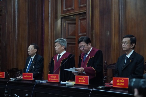 Bà Nguyễn Thị Thanh Nhàn lãnh thêm 24 năm tù- Ảnh 1. Hội đồng xét xử tuyên án
