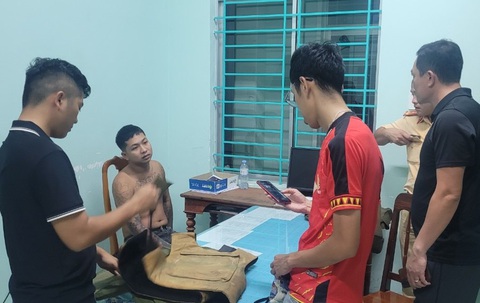 Nhóm giang hồ bị bắt tại Quảng Ngãi được con nợ thuê chém chủ nợ ở Gia Lai- Ảnh 2. Nhóm giang hồ bị bắt giữ khai được thuê chém người - Ảnh: Công an Quảng Ngãi