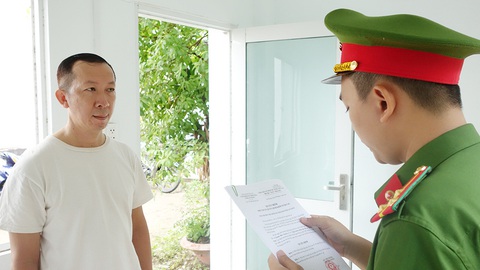 Khởi tố nhóm cựu cán bộ ngân hàng gây thiệt hại hơn 600 tỉ đồng- Ảnh 4. Bị can Quách Bảo Nguyên - Ảnh: TIẾN VĂN