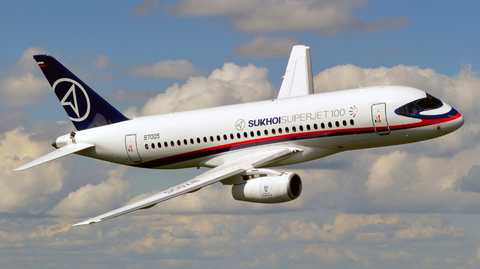 Máy bay Sukhoi Superjet 100 của Nga rơi, toàn bộ phi hành đoàn thiệt mạng- Ảnh 1. Máy bay Sukhoi Superjet 100 - Ảnh chụp màn hình The Moscow Times