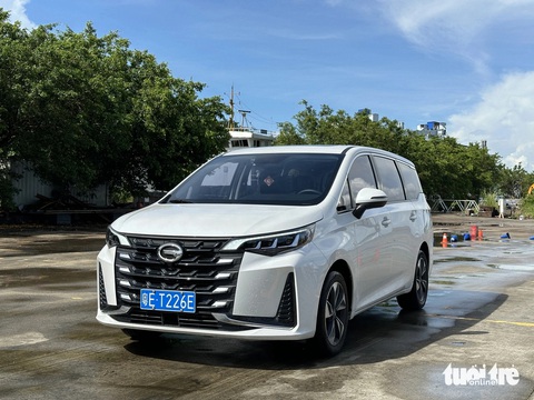 Chi tiết GAC M6 Pro sắp ra mắt Việt Nam: Đấu Toyota Innova Cross, nhập khẩu trước, lắp ráp sau- Ảnh 1. GAC M6 Pro tại Trung Quốc - Ảnh: ĐĂNG VIỆT