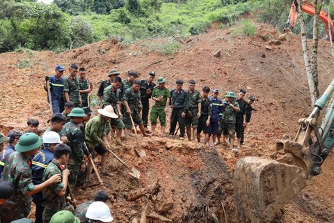Lực lượng quân đội tham gia tìm kiếm cứu nạn - Ảnh: Công an cung cấp Lực lượng quân đội tham gia tìm kiếm cứu nạn - Ảnh: Công an cung cấp