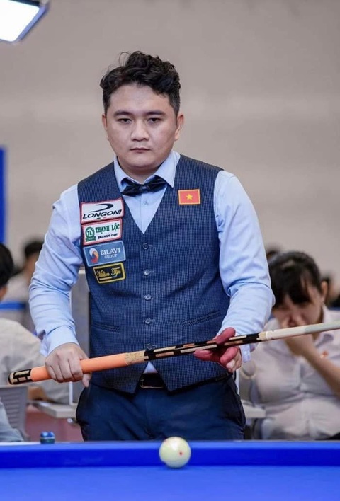 Việt Nam sạch bóng tay cơ tại World Cup billiards Porto- Ảnh 1. Trần Thanh Lực tỏ ra lép vế trước đẳng cấp của Dick Jaspers - Ảnh: PHONG LÊ
