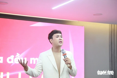 Làm sao để nói chuyện tự tin và cuốn hút hơn?- Ảnh 3. MC Lê Minh Ngọc nhắn nhủ các bạn trẻ hãy giữ