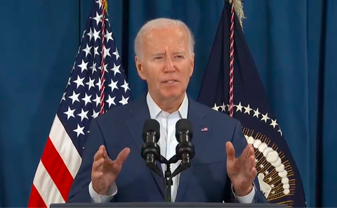 Ảnh chụp màn hình bài phát biểu của tổng thống Mỹ Joe Biden trên đài C-Span sau khi ông Donald Trump bị bắn Tổng thống Mỹ Joe Biden trên đài C-Span sau khi ông Donald Trump bị bắn - Ảnh chụp màn hình