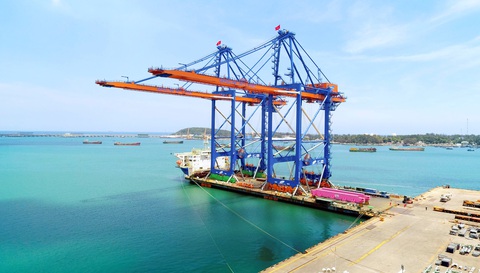 Luật thay đổi, 41 dự án ở Dung Quất bị vướng, phải vận động nhà đầu tư tự nguyện chấm dứt dự án- Ảnh 1. Khu kinh tế Dung Quất, nơi thu hút đầu tư và thu ngân sách lớn nhất tỉnh Quảng Ngãi - Ảnh: TRẦN MAI