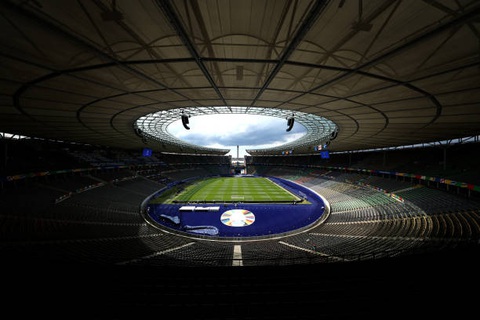 Euro 2024 ngày cuối: Lễ bế mạc ngắn gọn, mở màn đại tiệc- Ảnh 14. Toàn cảnh sân Olympiastadion vài tiếng trước khi trận chung kết Euro 2024 diễn ra - Ảnh: GETTY