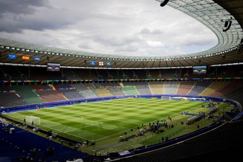 Euro 2024 ngày cuối: Lễ bế mạc ngắn gọn, mở màn đại tiệc- Ảnh 15. Hiện chưa có CĐV nào được vào sân nên không khí tương đối tĩnh lặng - Ảnh: GETTY