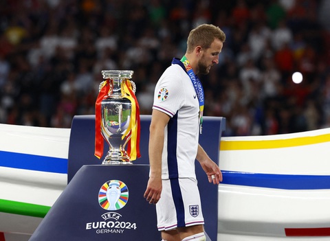 Cầu thủ tuyển Anh bật khóc, đổ gục xuống sân sau thất bại chung kết Euro 2024- Ảnh 9. Harry Kane tiếp tục vô duyên với các danh hiệu cùng tuyển Anh - Ảnh: REUTERS