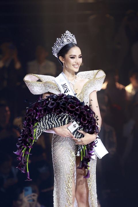 Opal Suchata Chuangsri từng đoạt danh hiệu á hậu 2 tại Hoa hậu Hoàn vũ Thái Lan 2022 - Ảnh: Miss Universe Thailand Opal Suchata Chuangsri từng đoạt danh hiệu á hậu 2 tại Hoa hậu Hoàn vũ Thái Lan 2022 - Ảnh: Miss Universe Thailand