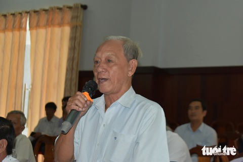 Cử tri đề nghị mở rộng quốc lộ 91, N1- Ảnh 2. Ông Nguyễn Văn Thoại đề nghị nâng cấp quốc lộ 91 đoạn từ TP Châu Đốc đến thị xã Tịnh Biên - Ảnh: BỬU ĐẤU