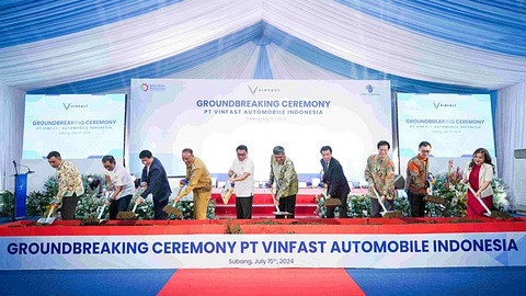 VinFast xây dựng nhà máy lắp ráp xe điện tại Indonesia- Ảnh 1. VinFast chính thức động thổ nhà máy lắp ráp xe điện tại Indonesia - Ảnh: V.G.
