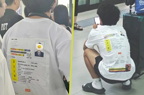 Thoát cảnh thất nghiệp nhờ in hồ sơ xin việc lên áo- Ảnh 1. Hình ảnh anh chàng thất nghiệp với chiếc áo phông in hồ sơ xin việc được nhiều người