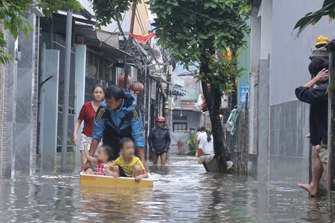 Người dân Đà Nẵng chuẩn bị áo phao, sẵn sàng ứng phó với mưa lũ- Ảnh 2. Khu vực đường Mẹ Suốt (phường Hòa Khánh Nam, quận Liên Chiểu) là một trong những điểm nóng ngập lụt của TP Đà Nẵng - Ảnh: THANH NGUYÊN