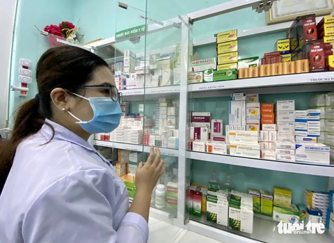 Trạm y tế ở TP.HCM sẽ có hơn 400 danh mục thuốc- Ảnh 1. TP.HCM triển khai các giải pháp đảm bảo cung ứng đủ thuốc cho y tế cơ sở - Ảnh: XUÂN MAI